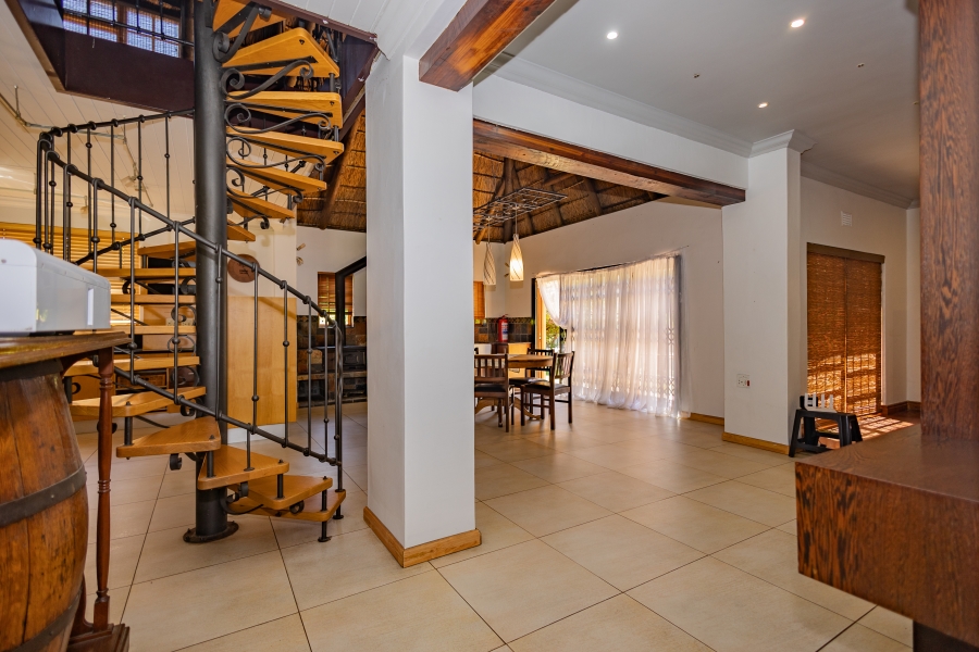 5 Bedroom Property for Sale in Langerug Western Cape